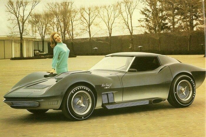 A Corvette Mako Shark II, 1965