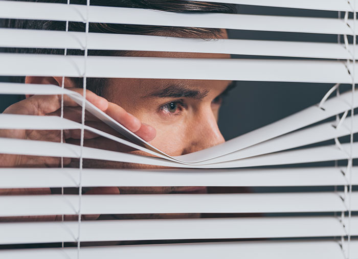 Guy Refuses To Cover Up And Continues To Sleep Naked Even Though Neighbor Says He's A "Menace To The Neighborhood" Guy Refuses To Cover Up And Continues To Sleep Naked Even Though Neighbor Says He's A "Menace To The Neighborhood"