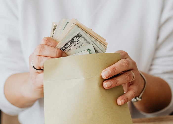 Mom Refuses To Pay Babysitter An Extra $10 For 'Crisis Pay', So He Refuses To Babysit