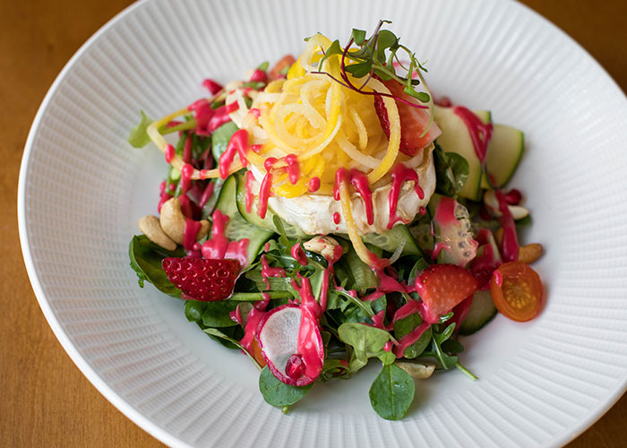 "Uncut Lettuce As Salads": People Share 30 Common Food Trends That They Hate