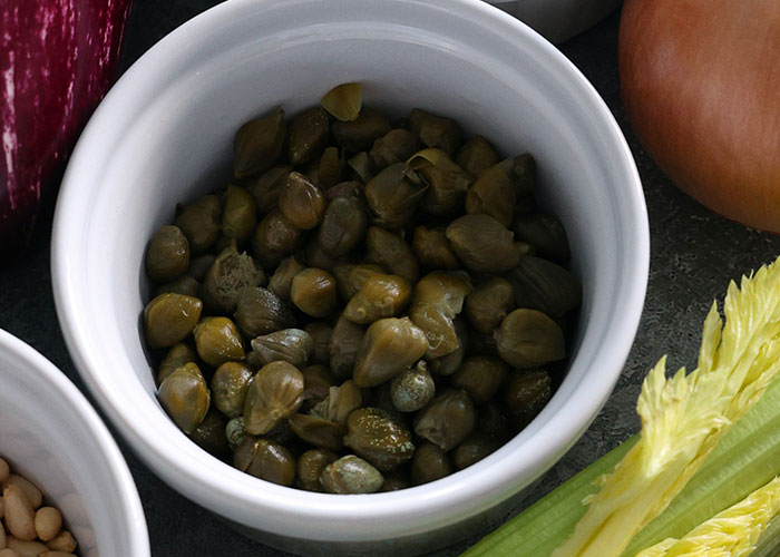 "Uncut Lettuce As Salads": People Share 30 Common Food Trends That They Hate