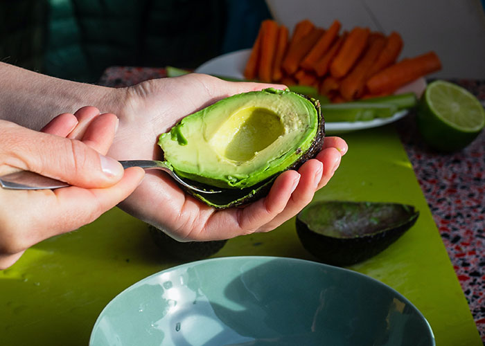 "Uncut Lettuce As Salads": People Share 30 Common Food Trends That They Hate