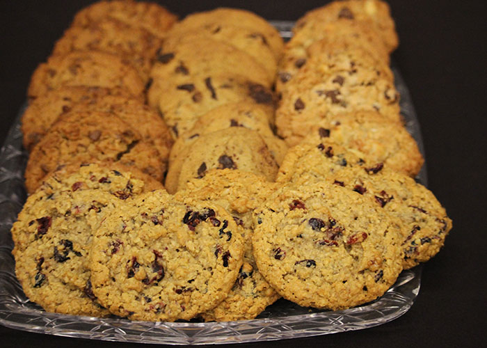 "Uncut Lettuce As Salads": People Share 30 Common Food Trends That They Hate