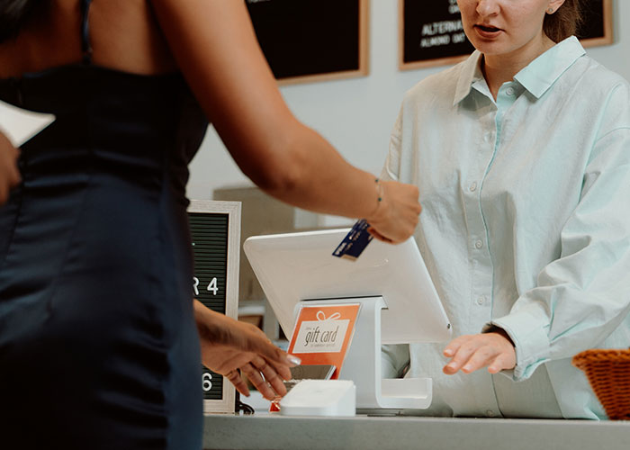 "Uncut Lettuce As Salads": People Share 30 Common Food Trends That They Hate