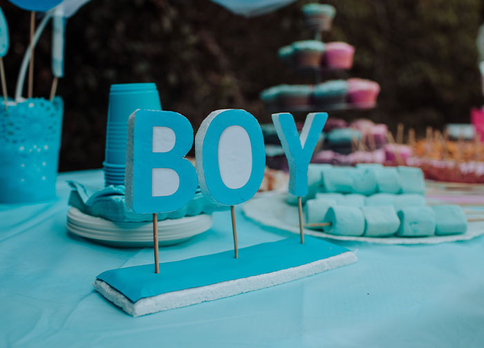 Older Women Were Asked To Share Something That Young Women Do That Puzzles Them, And 30 Didn't Hold Back