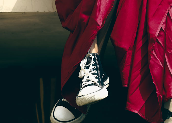 Older Women Were Asked To Share Something That Young Women Do That Puzzles Them, And 30 Didn't Hold Back