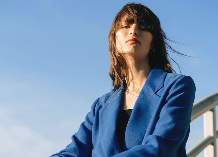 Older Women Were Asked To Share Something That Young Women Do That Puzzles Them, And 30 Didn't Hold Back