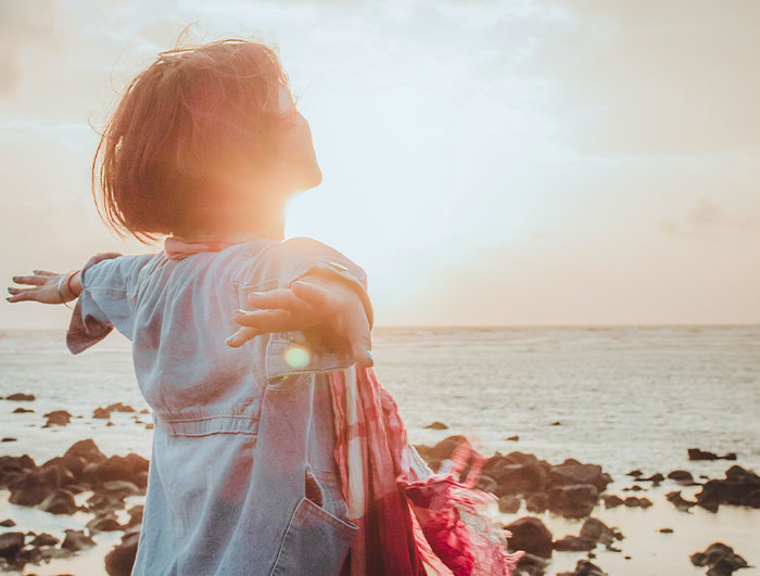 Older Women Were Asked To Share Something That Young Women Do That Puzzles Them, And 30 Didn't Hold Back