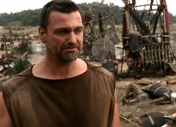 La gente en Internet expresa sus condolencias por la muerte del querido actor Ray Stevenson, fallecido a los 58 a