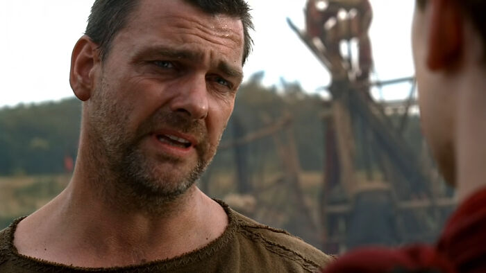 La gente en Internet expresa sus condolencias por la muerte del querido actor Ray Stevenson, fallecido a los 58 a