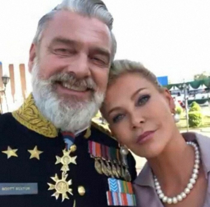 La gente en Internet expresa sus condolencias por la muerte del querido actor Ray Stevenson, fallecido a los 58 a