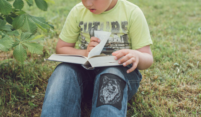 Divorced Dad Won’t Uphold Mom’s “Reading Rule” On 15 Y.O. Teen, Gets Blamed When The Teen Wants To Move Out From Mom’s And In With Dad