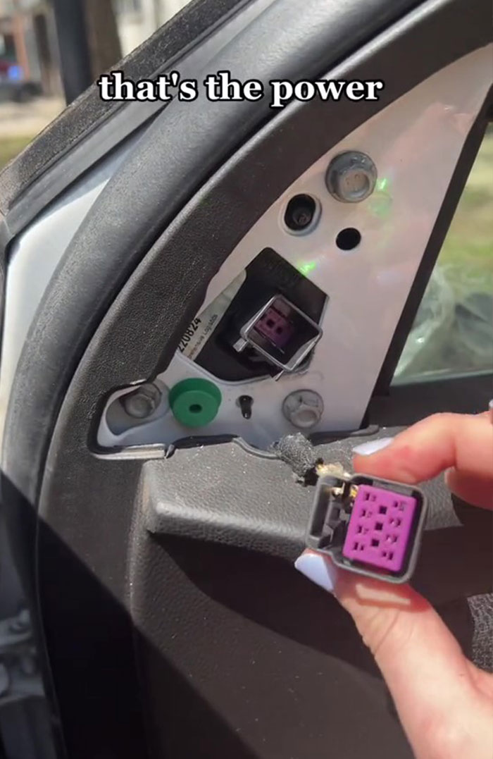 Woman Shares How An Auto Shop Wanted To Charge Her 10 Times The Actual Cost For A Simple Job She Could Do Herself Woman Shares How An Auto Shop Wanted To Charge Her 10 Times The Actual Cost For A Simple Job She Could Do Herself