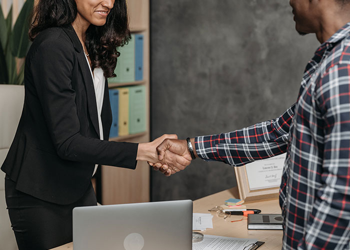 Company Gives Final Raise To Employee After 10 Years Of Work, He Hands In His Notice Company Gives Final Raise To Employee After 10 Years Of Work, He Hands In His Notice