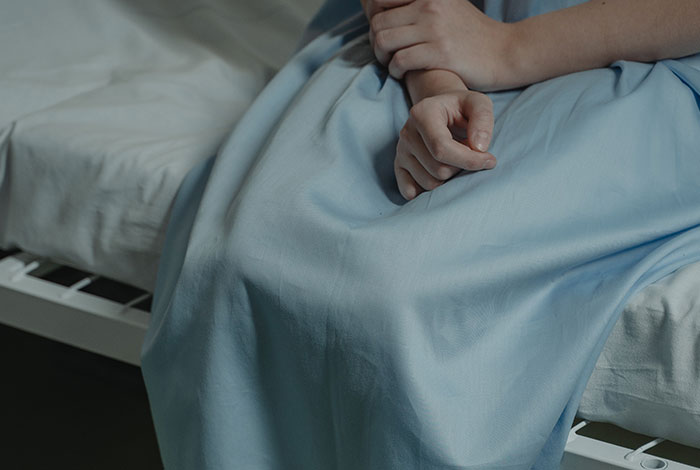 "Started Forgetting Words": 30 People Share Early Signs Of Cancer To Look Out For