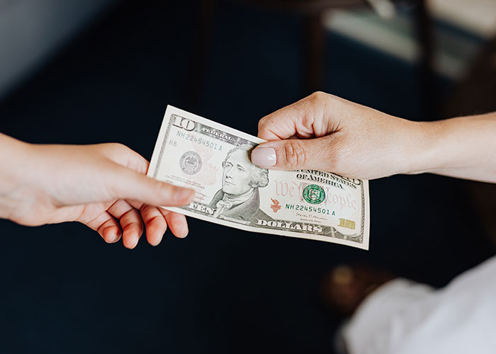 "Deal With It": Employees Outsmart Entitled Doctor Who Kept Eating Everyone's Homemade Lunches