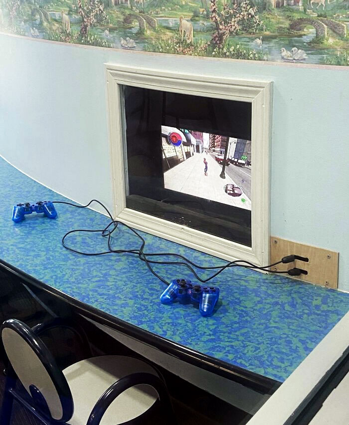 It's 2022, And My Local Car Dealership Has A Playstation 2 With A Spider-Man Game Running For The Kids