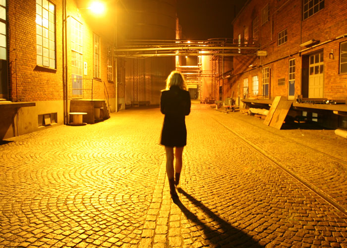 TikTok User Says The Most Powerful Tool Against Creepy Men Is Your Body Language, And 18 Others Chime In With Their Tips