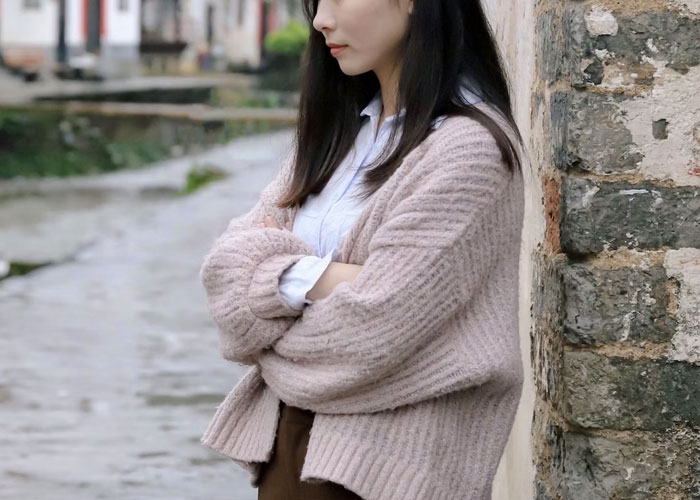 TikTok User Says The Most Powerful Tool Against Creepy Men Is Your Body Language, And 18 Others Chime In With Their Tips