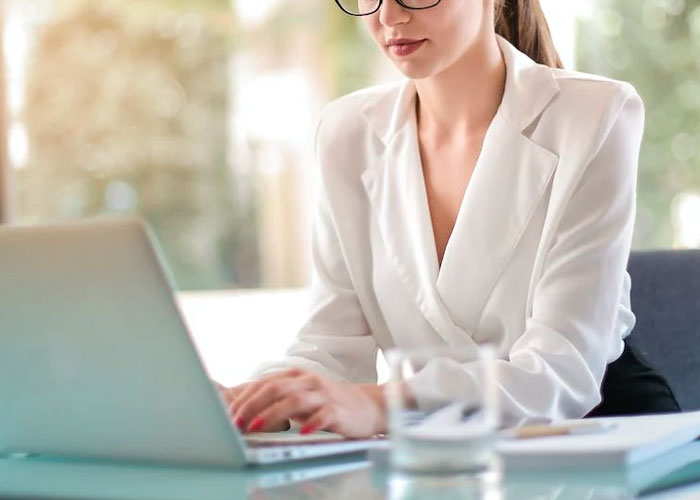 “Work From Home Can Easily Become Live At Work”: 30 People Share The Biggest Downsides Of Working From Home That Aren’t Talked About Enough