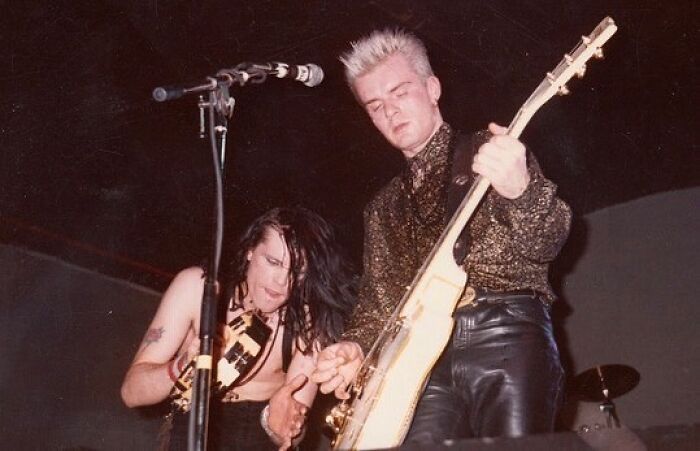 26 Organizations In Modern Society That Should Be Called Cults Despite Formally Not Called One, According To Folks Online