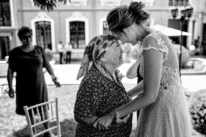 40 Unforgettable Moments Captured At The Weddings In Black And White