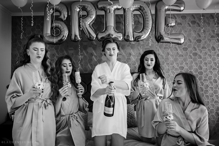 40 Unforgettable Moments Captured At The Weddings In Black And White