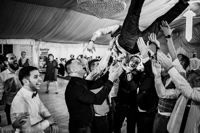 40 Unforgettable Moments Captured At The Weddings In Black And White