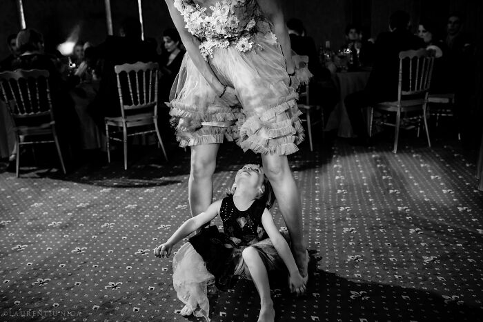 40 Unforgettable Moments Captured At The Weddings In Black And White