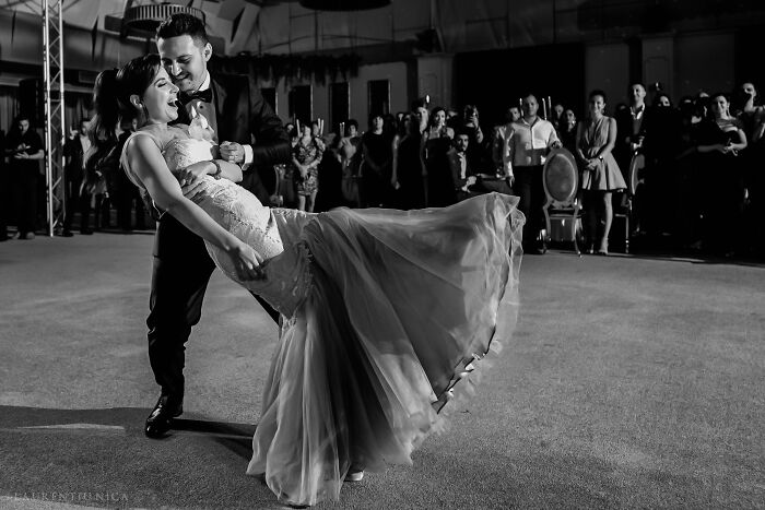 40 Unforgettable Moments Captured At The Weddings In Black And White