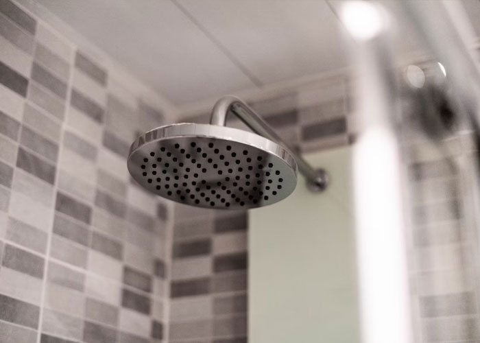 “What Is The Weirdest Rule You Had To Follow While A Guest At Someone’s House?” (40 Answers)