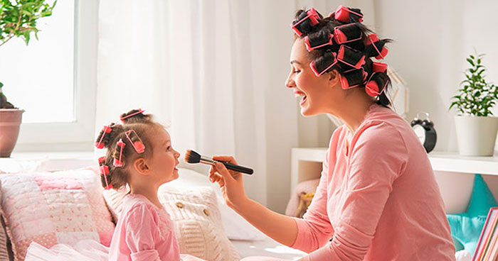 Woman Refuses To Cut Her Hair Short Just Because Her Niece Is Jealous Of It