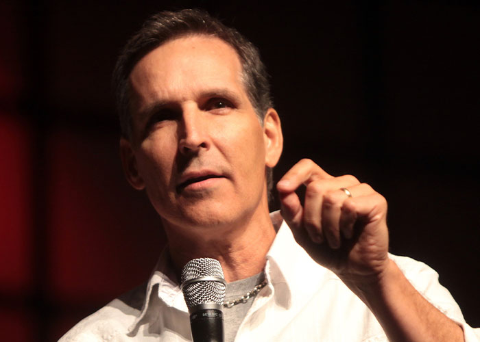 The “Never Meet Your Heroes” Rule is Still Valid! These 30 Folks Tell You Why!