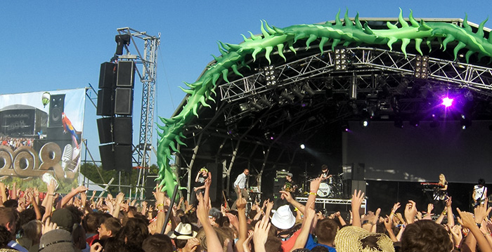 Stage with band and crowd near it at Zoo8, 2008