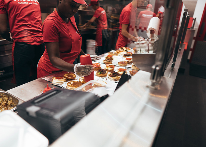 30 People Spill The Tea About Coworkers That Did Something Absolutely Crazy And Still Didn't Get Fired