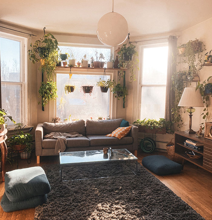 "Home Is For 7 Hours Of Sleep And That's It": Professor Says Young People Should Not Spend Their Time At Home, Gets A Reality Check Online