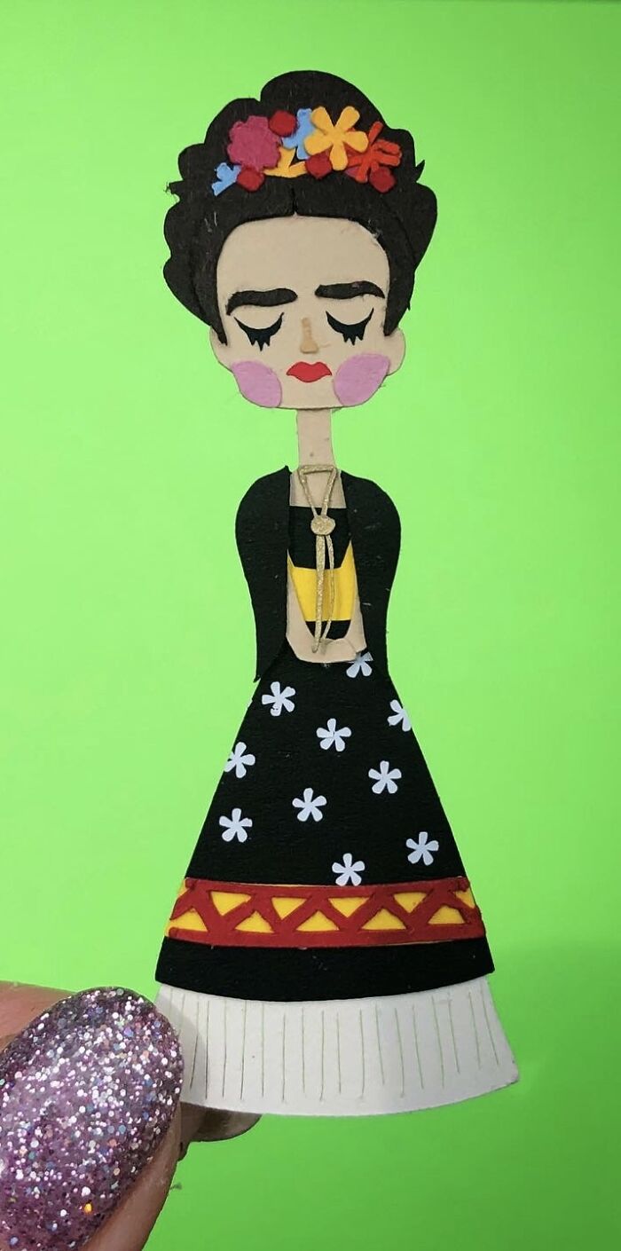 I've Been Making Frida Kahlo Out Of Paper Since 2015, And Here Is My Artistic Progression