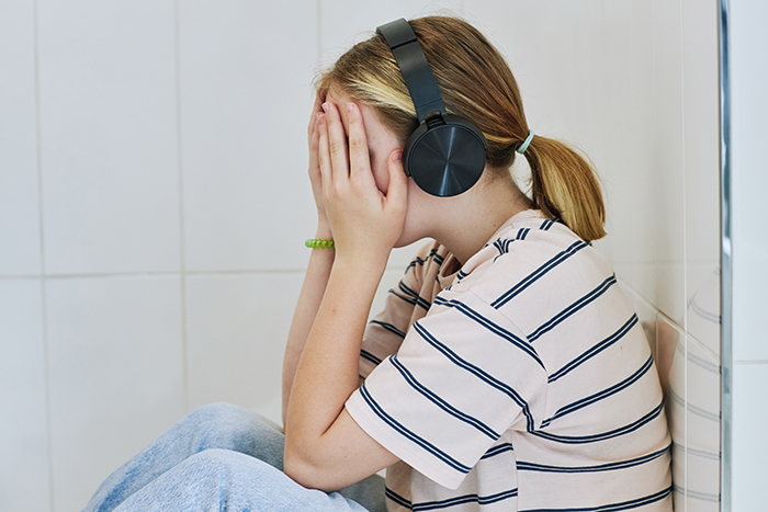 Girl Faces Backlash After Punching An Autistic Kid In The Face After He Groped Her, Asks For Advice Online