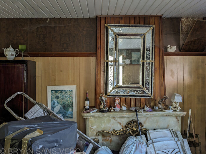 The Dark Past Of This Abandoned House Made Me Visit And Photograph It (15 Pics)