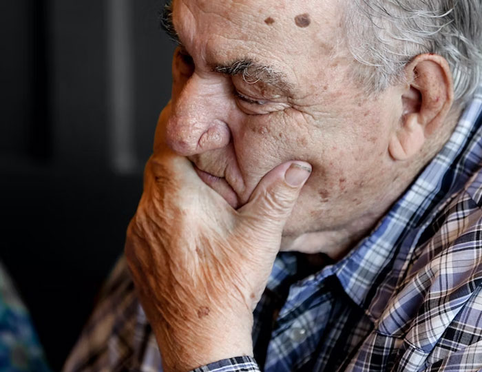 "When I Explained To Her The Tradition, She Was Understandably Bothered": Guy Doesn't Understand Why His GF Won't Follow His Family's Sexist Tradition