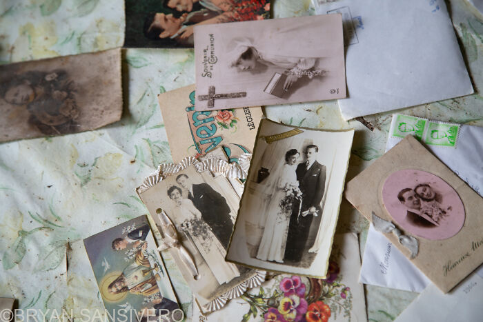 The Dark Past Of This Abandoned House Made Me Visit And Photograph It (15 Pics)