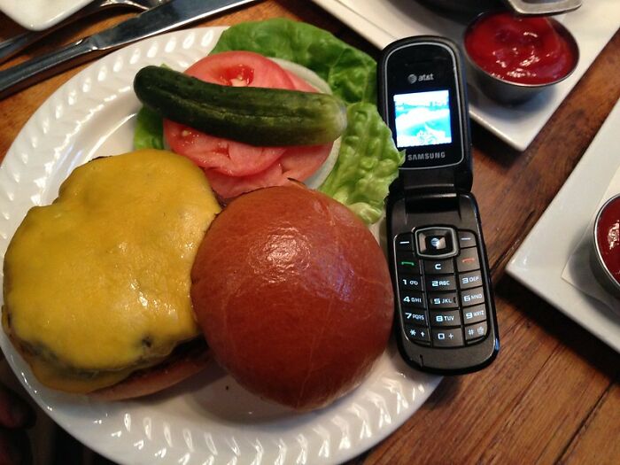 Someone Asks Online "People Born Before 1990, What Trivial Skill Do You Possess That No One Uses Anymore?", Receives 30 Replies