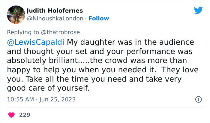 Lewis Capaldi Apologizes To Fans As He Battles Tics During The Show, And The Crowd&rsquo;s Response Is Amazing