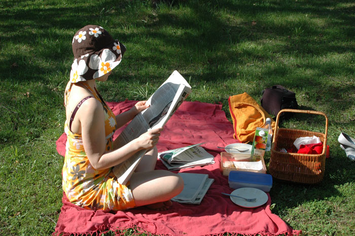 Woman Gets Her Sweet Revenge After Random Family Decided To Have A Picnic On Her Front Lawn And Refused To Leave Woman Gets Her Sweet Revenge After Random Family Decided To Have A Picnic On Her Front Lawn And Refused To Leave