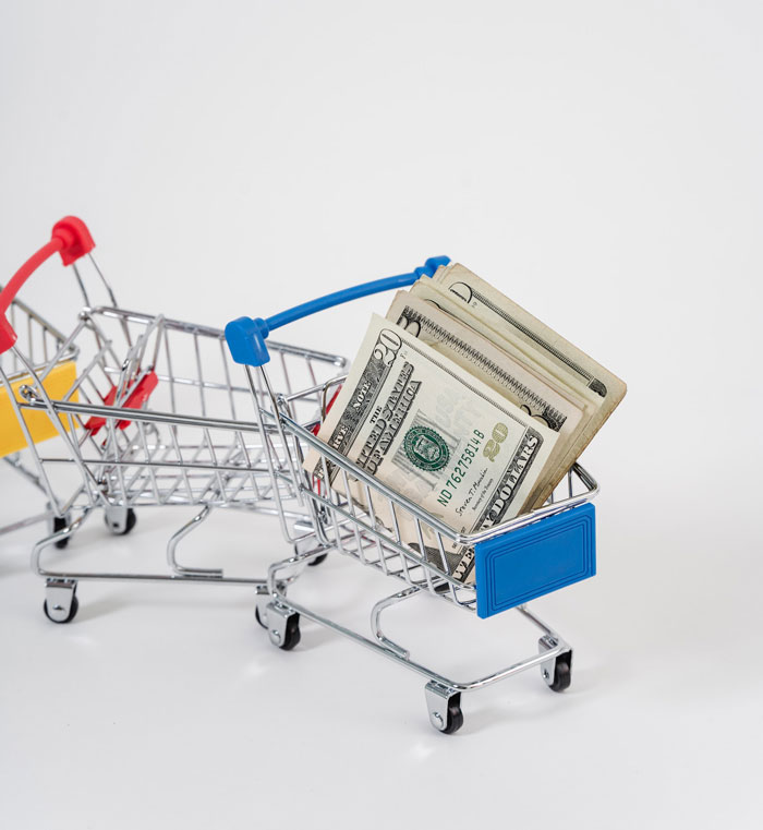 Woman Is Told To Let Dad Chip In $160 For The $34k Car She Is Buying Her Son Or Not Buy It At All To Avoid Making Him Feel Bad