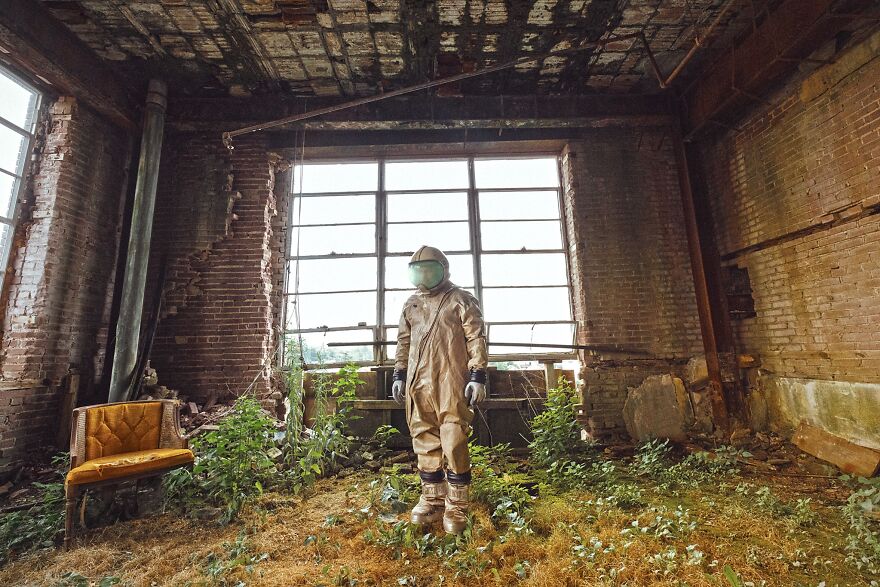 Photographer Uses Astronauts To Weave Fantastical Visual Stories