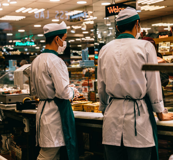 &ldquo;Sir, We&rsquo;re Closing In Five Minutes&rdquo;: Entitled Customer Demands Store Be Kept Open, So Worker Maliciously Complies
