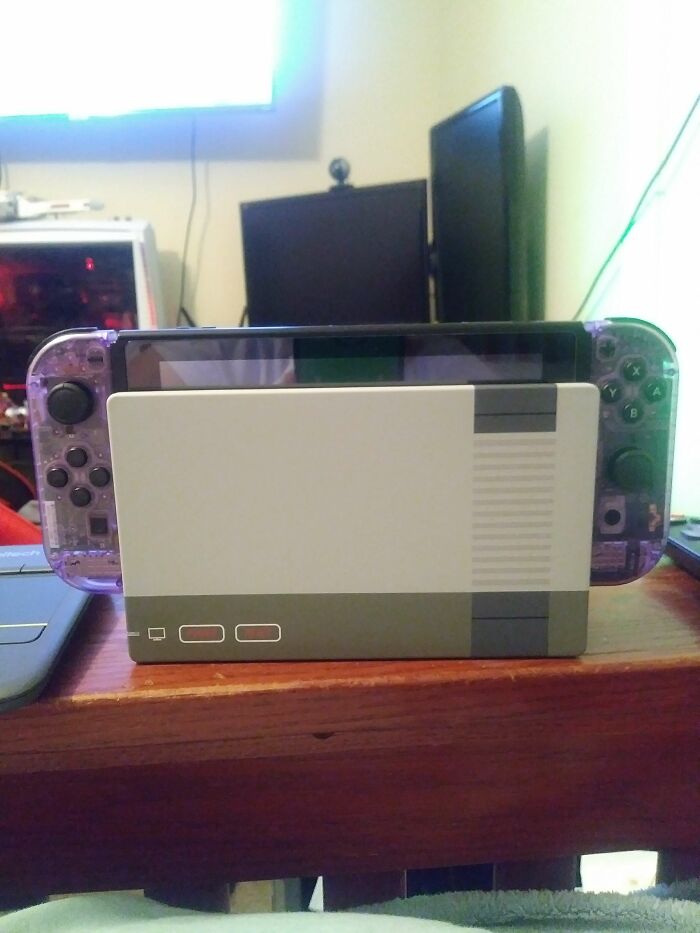 My Modded Switch For 60 Bucks I Personalized It And Learned A Lot About The Internals Of Modern Handhelds (While The Design Of The Internals Are Fine You Can Definitely Tell How Terribly Rushed It Was Made In The Factory) It Helped Me Fix A Friend's Whose Sd Card Reader Wasn't Working And He Would Have Had To Lose All His Data If He Brought It To Walmart For Warranty