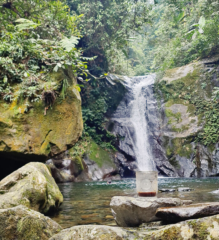 I Acted As The Little Mermaid In The "Death Gate" Stream In Vietnam