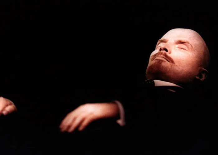 "What Are Some Events In Recorded History That Are Extremely Hard To Believe, But Without A Doubt Actually Happened?" (40 Pics)